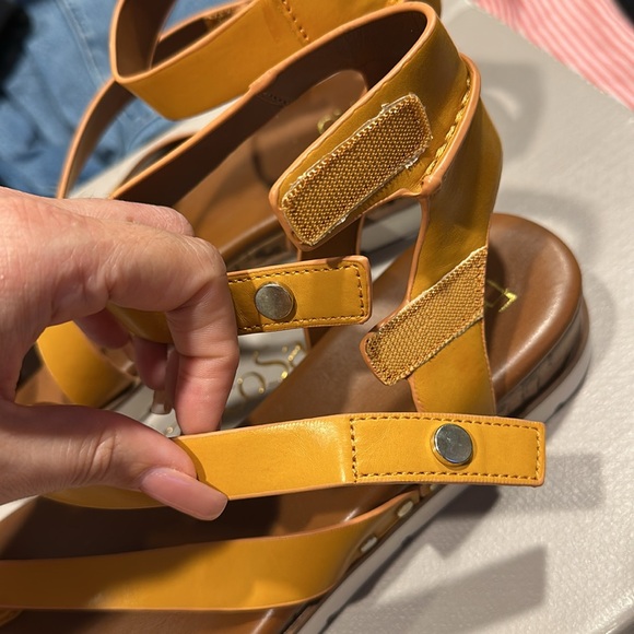 Daven Gladiator Sandal - Picture 7 of 10